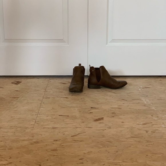 Tan ankle booties - Picture 1 of 5